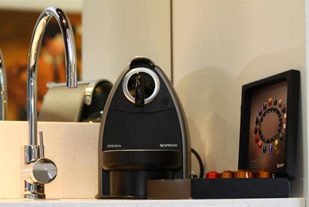 Chateau Elan At The Vintage Pokolbin Exteriör bild A Nespresso machine