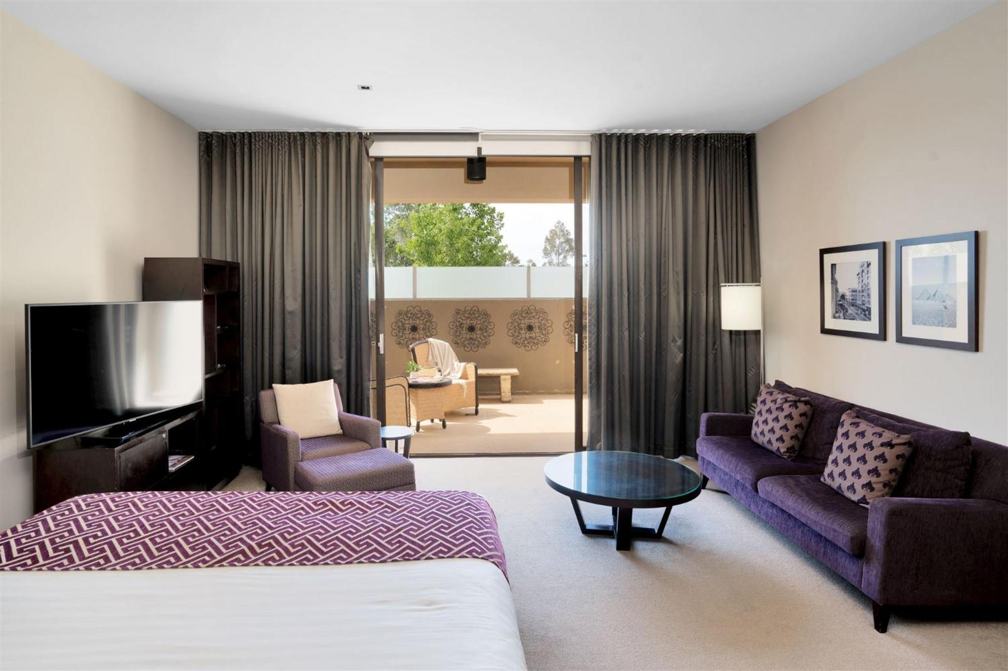 Chateau Elan At The Vintage Pokolbin Exteriör bild A guest room at the Hilton San Diego Bayfront