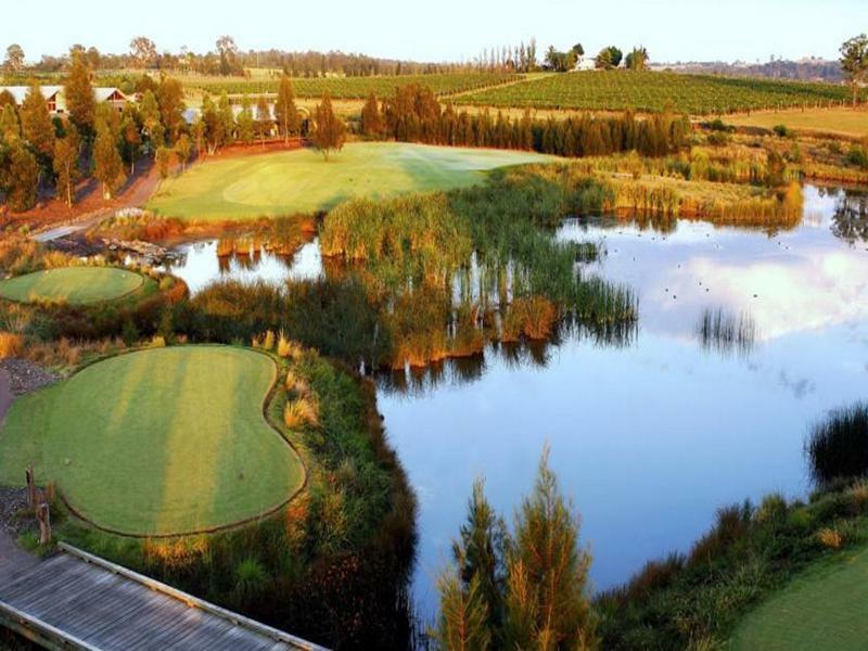 Chateau Elan At The Vintage Pokolbin Exteriör bild The 18th hole at the Links Lady Bay Golf Club