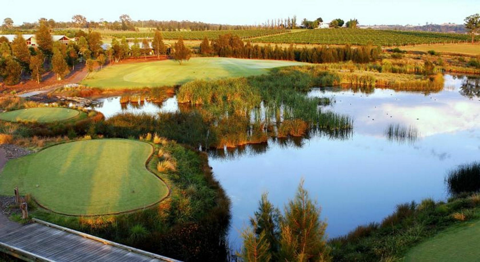 Chateau Elan At The Vintage Pokolbin Exteriör bild The 18th hole at the Links Lady Hagen