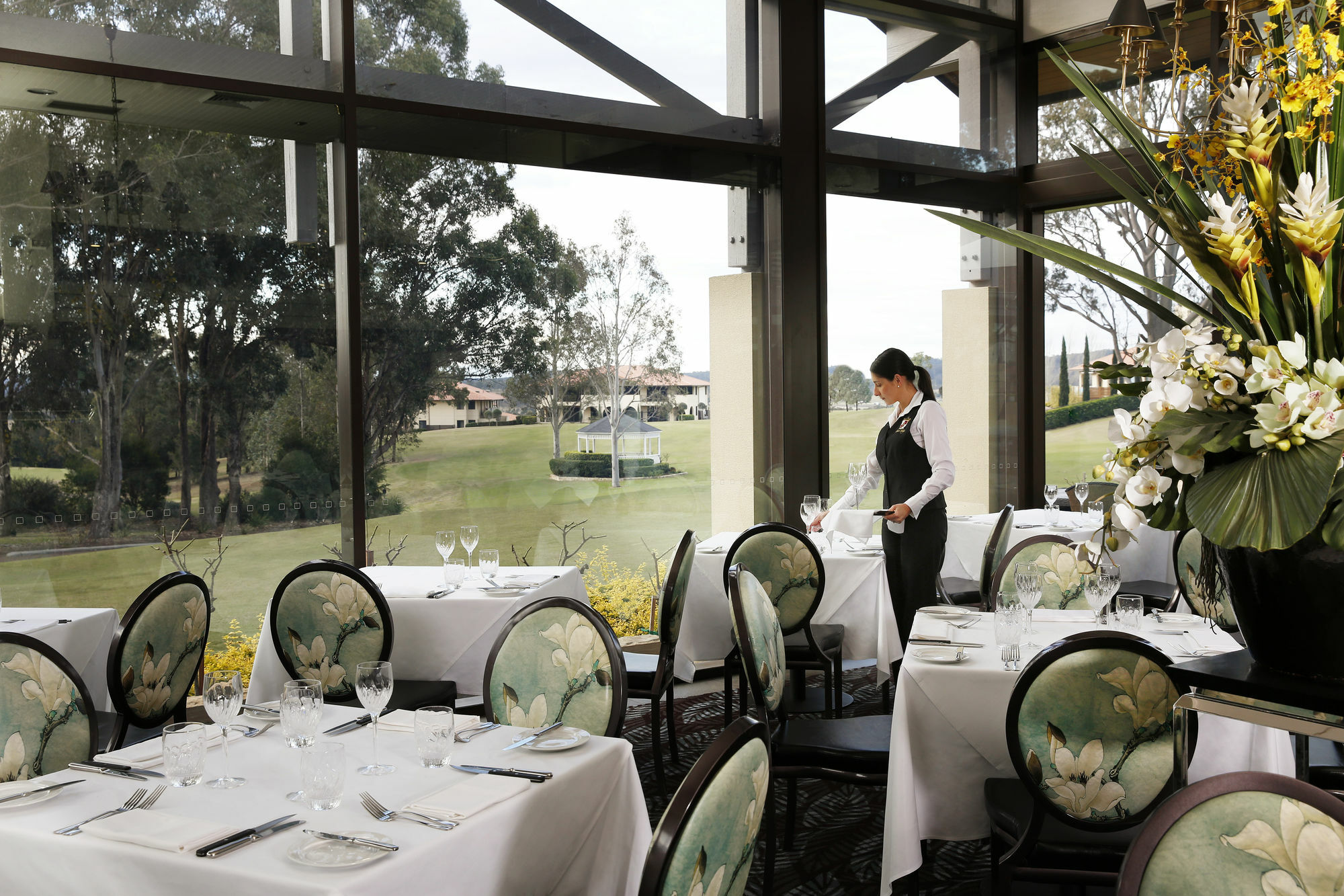 Chateau Elan At The Vintage Pokolbin Exteriör bild The restaurant at the clubhouse